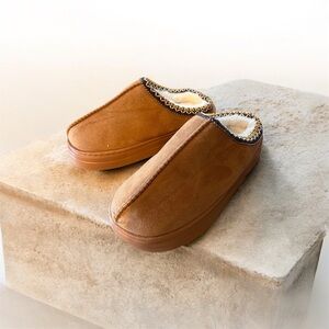 Warm Tan Women's Slippers 9.5